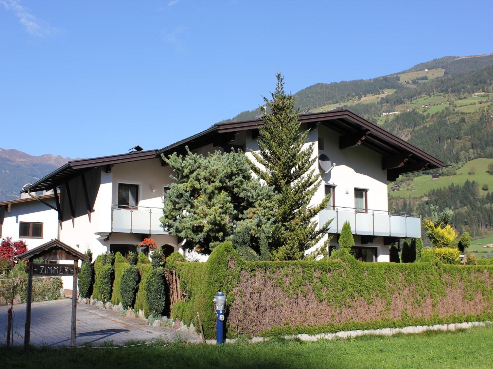 Cozy Apartment In Aschau Im Zillertal Near Ski Lift Eksteriør billede
