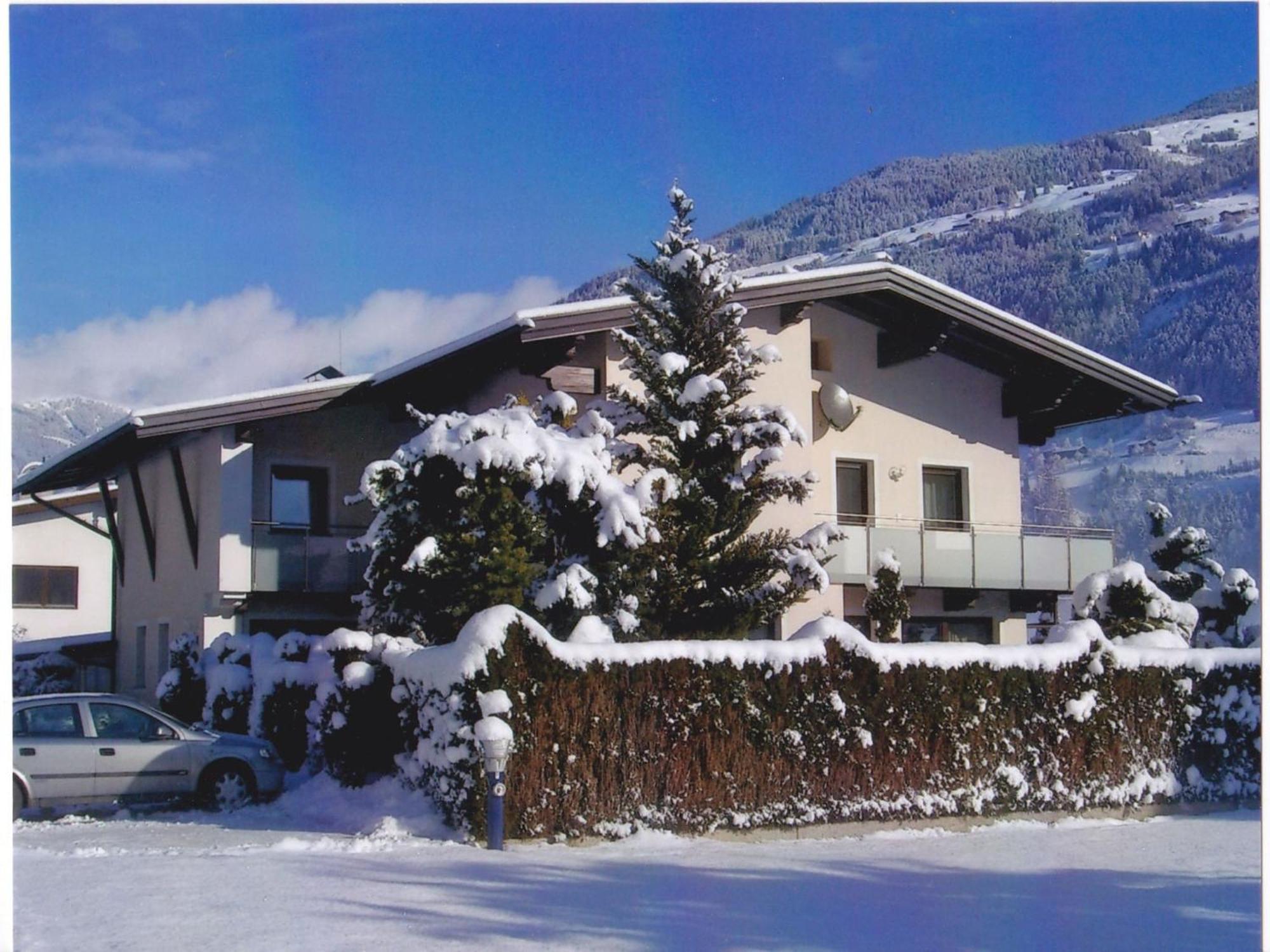 Cozy Apartment In Aschau Im Zillertal Near Ski Lift Eksteriør billede