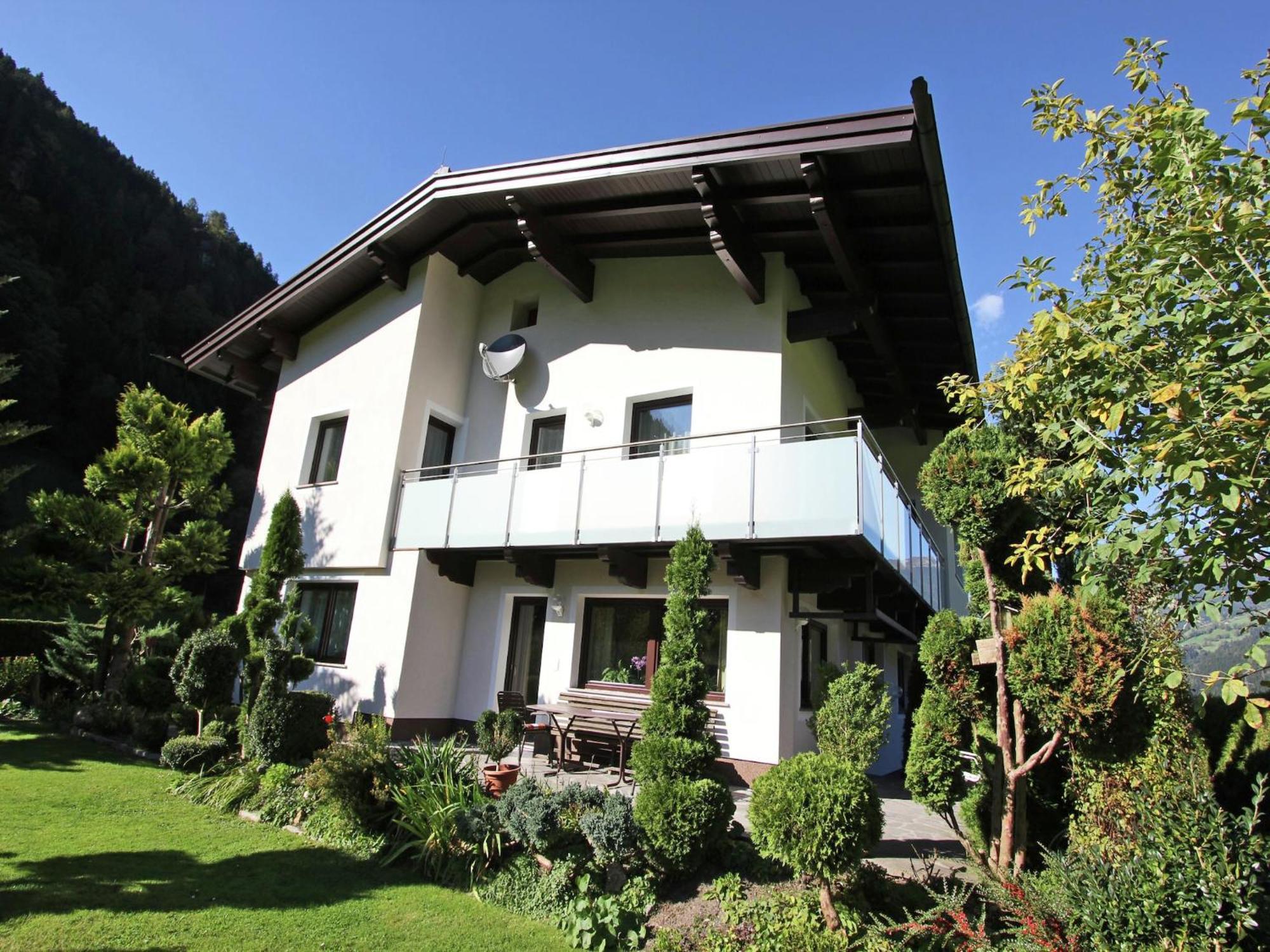 Cozy Apartment In Aschau Im Zillertal Near Ski Lift Eksteriør billede